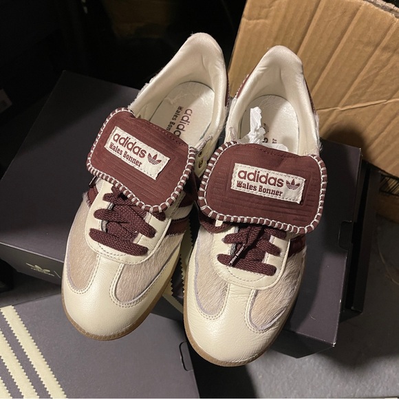 adidas Women's Sneakers in Cream and Brown - Picture 3 of 10